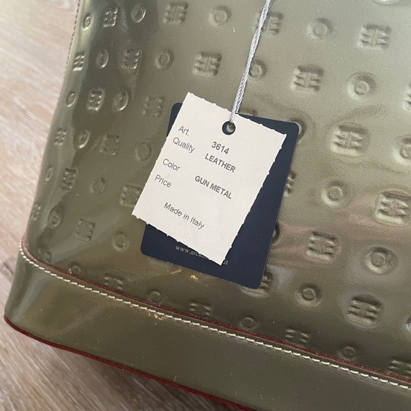 Arcadia Purse - Picture 6 of 6